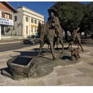 Monumento aos Tropeiros